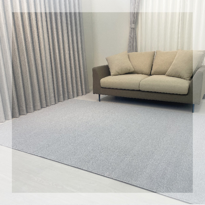 寝室にもおすすめのグレー無地カーペット 落ち着いた雰囲気のインテリアに